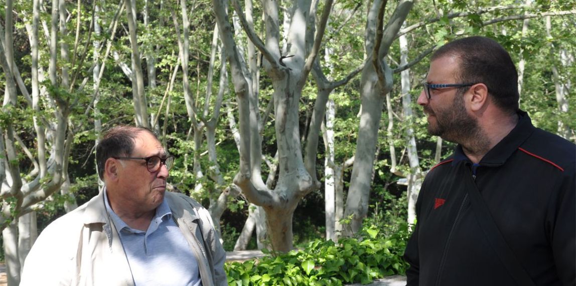 Cèsar Ginés, a la dreta de la imatge, durant l'entrevista.