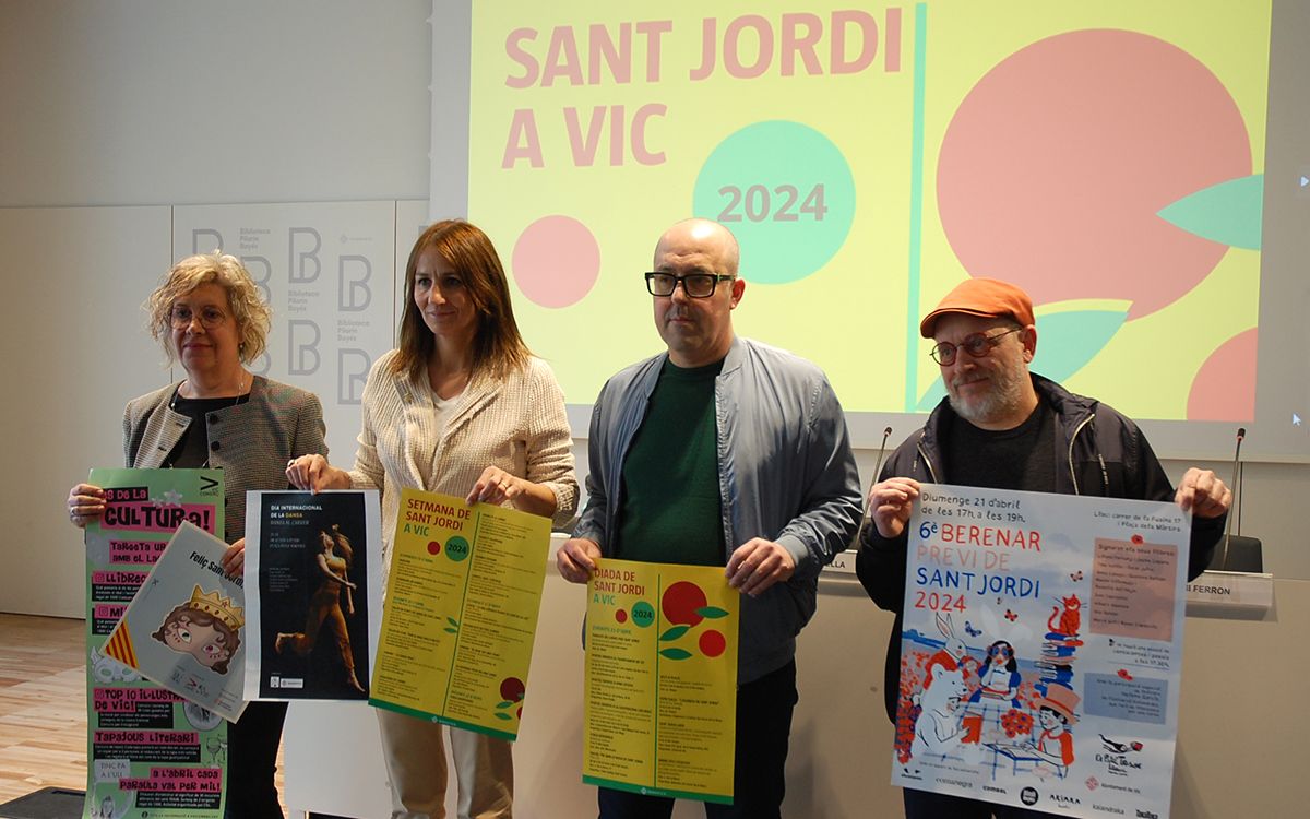 Presentació del Sant Jordi 2024 a Vic, amb Núria Simón, Bet Piella, Toni Ferron i German Machado.