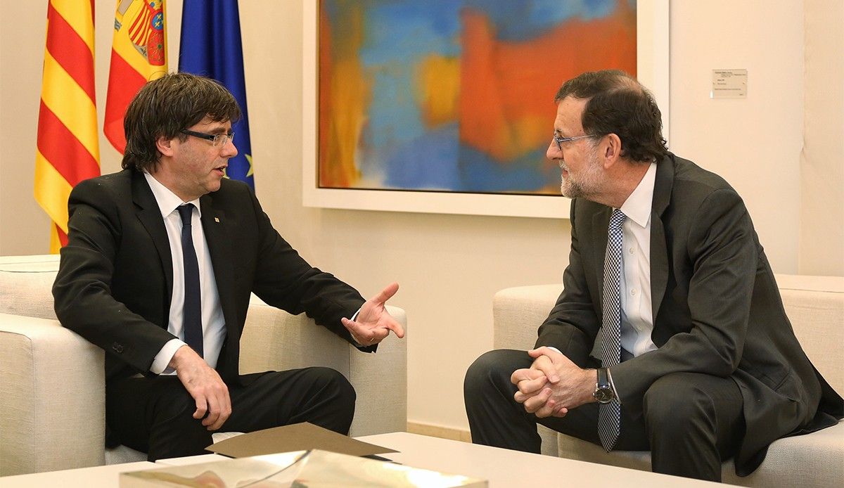 Puigdemont i Rajoy, reunits l'abril del 2016 a la Moncloa 
