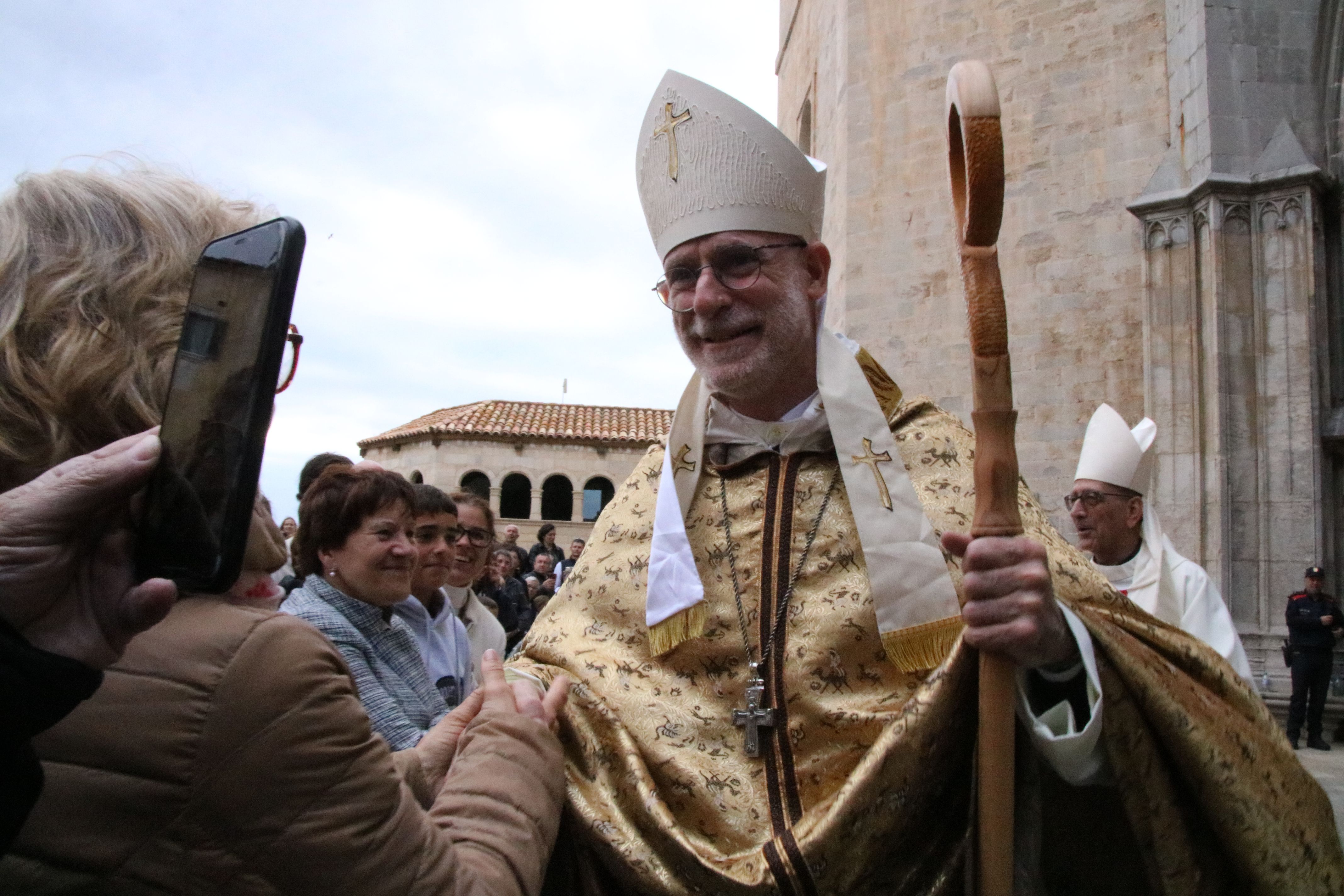 El nou bisbe de Girona, Octavi Vilà, després de ser ordenat a la Catedral de Girona