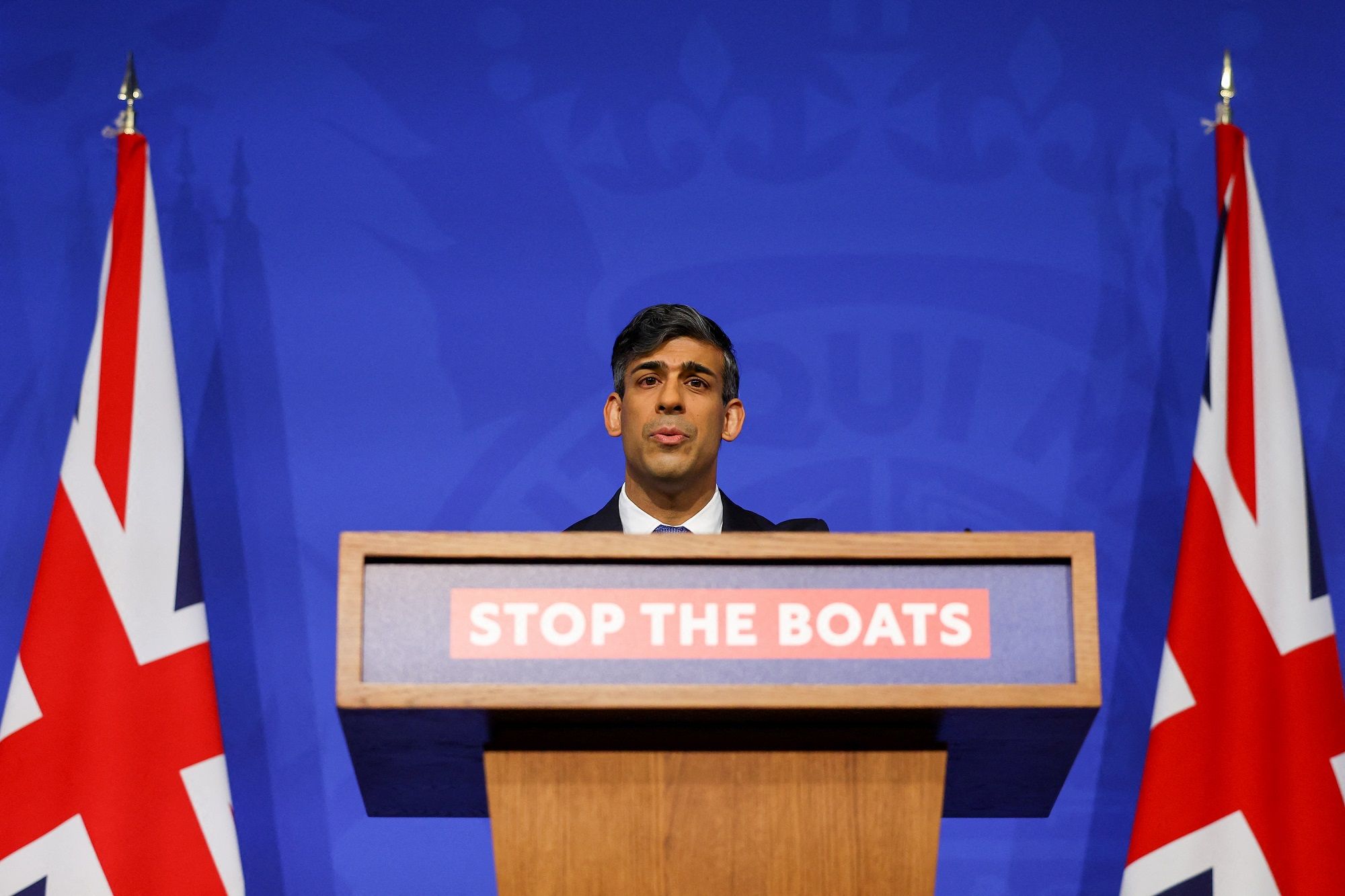 El primer ministre britànic, Rishi Sunak, amb un lema contra la immigració il·legal