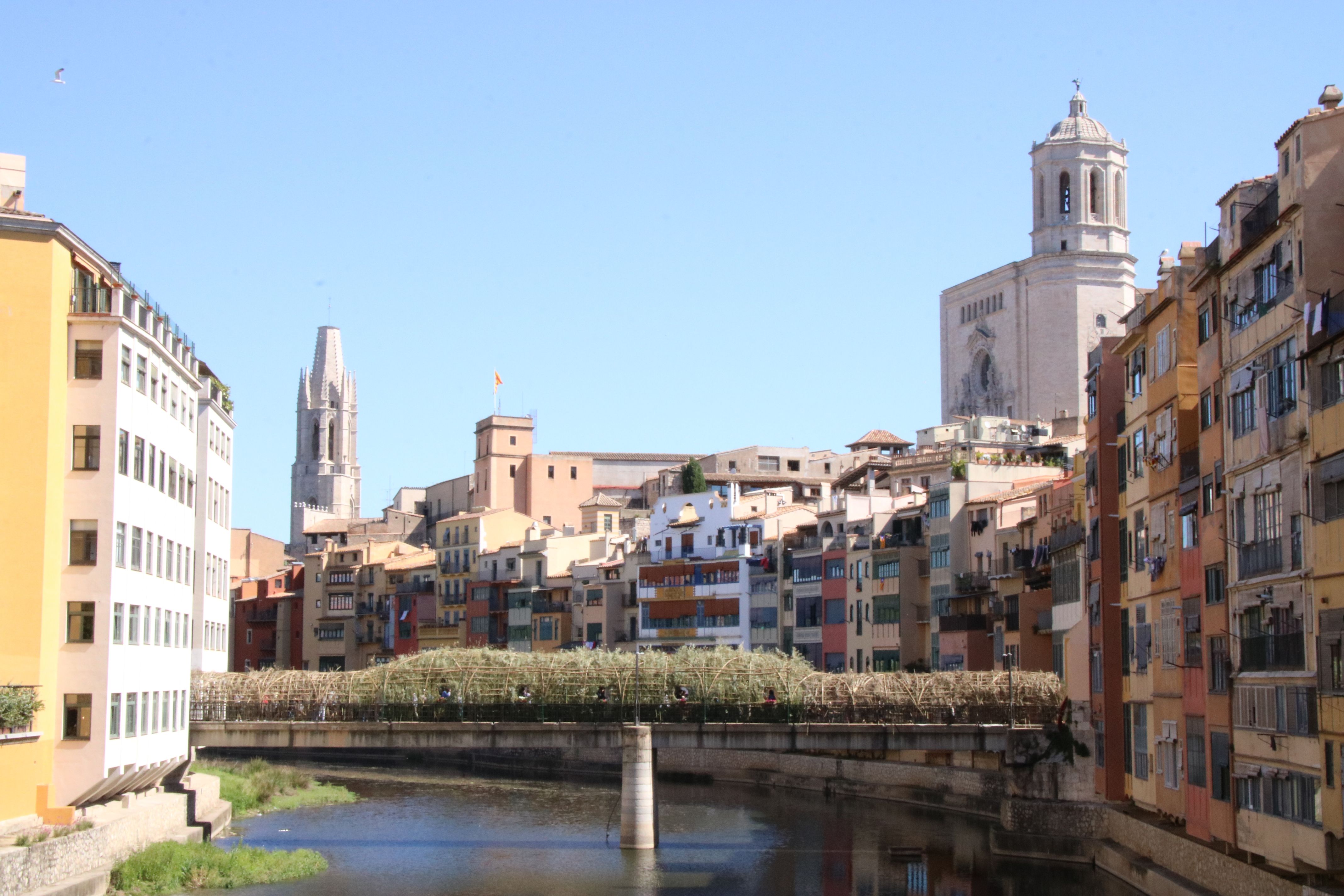 El riu Onyar a la ciutat de Girona