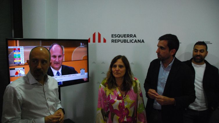 Marc Aloy, Mariona Homs i Ferran Estruch al local d'ERC de la plaça Major de Manresa