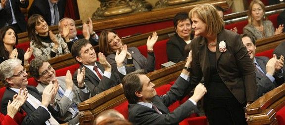 Núria de Gispert en el moment de ser escollida presidenta.