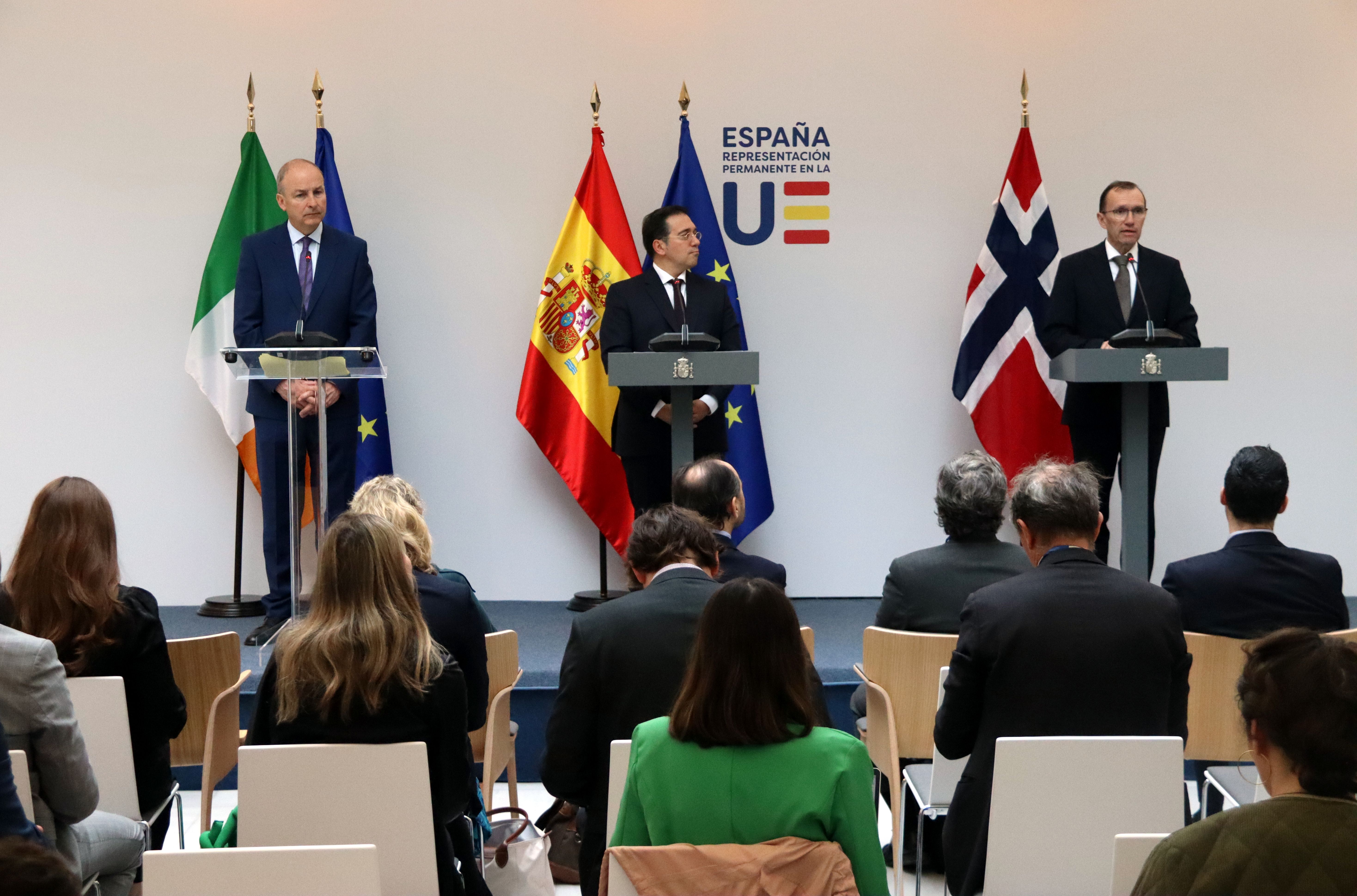 Els ministres d'Exteriors d'Irlanda, Espanya i Noruega