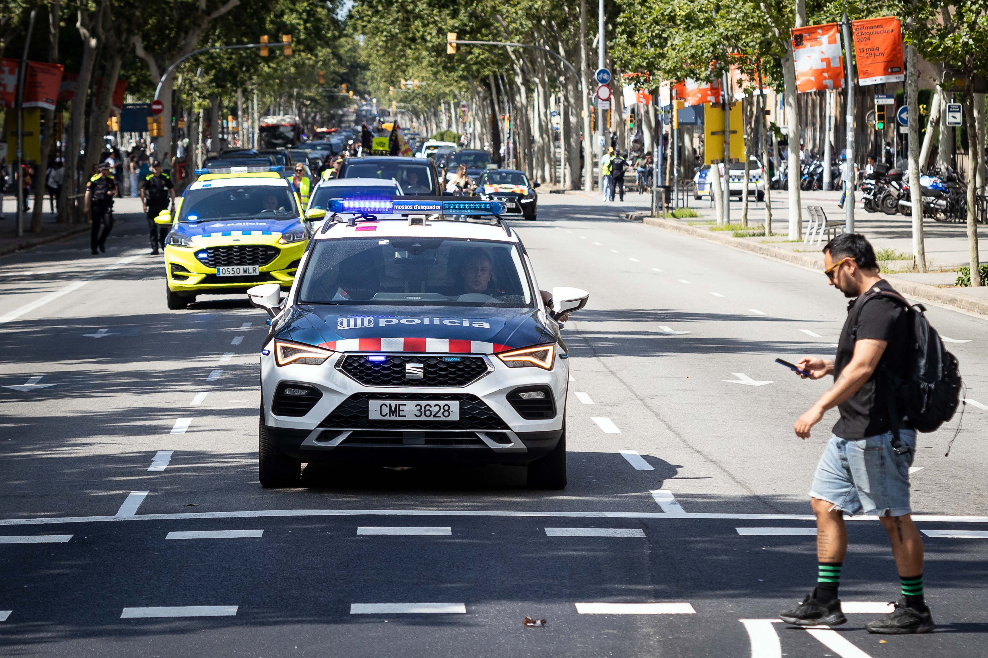 Vehicles de Mossos i Guàrdia Urbana a Barcelona