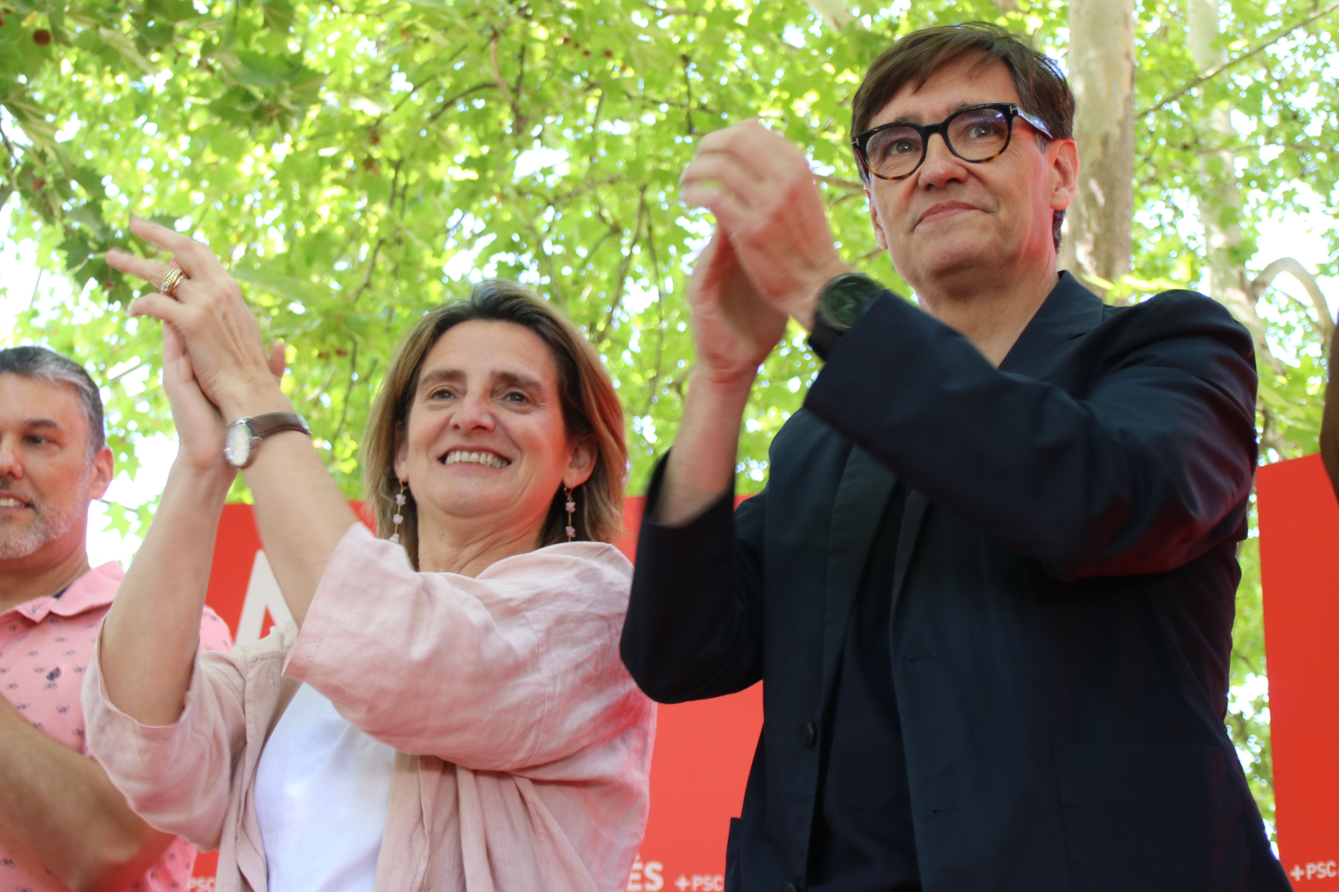 Salvador Illa, amb Teresa Ribera en un acte de campanya de les eleccions europees