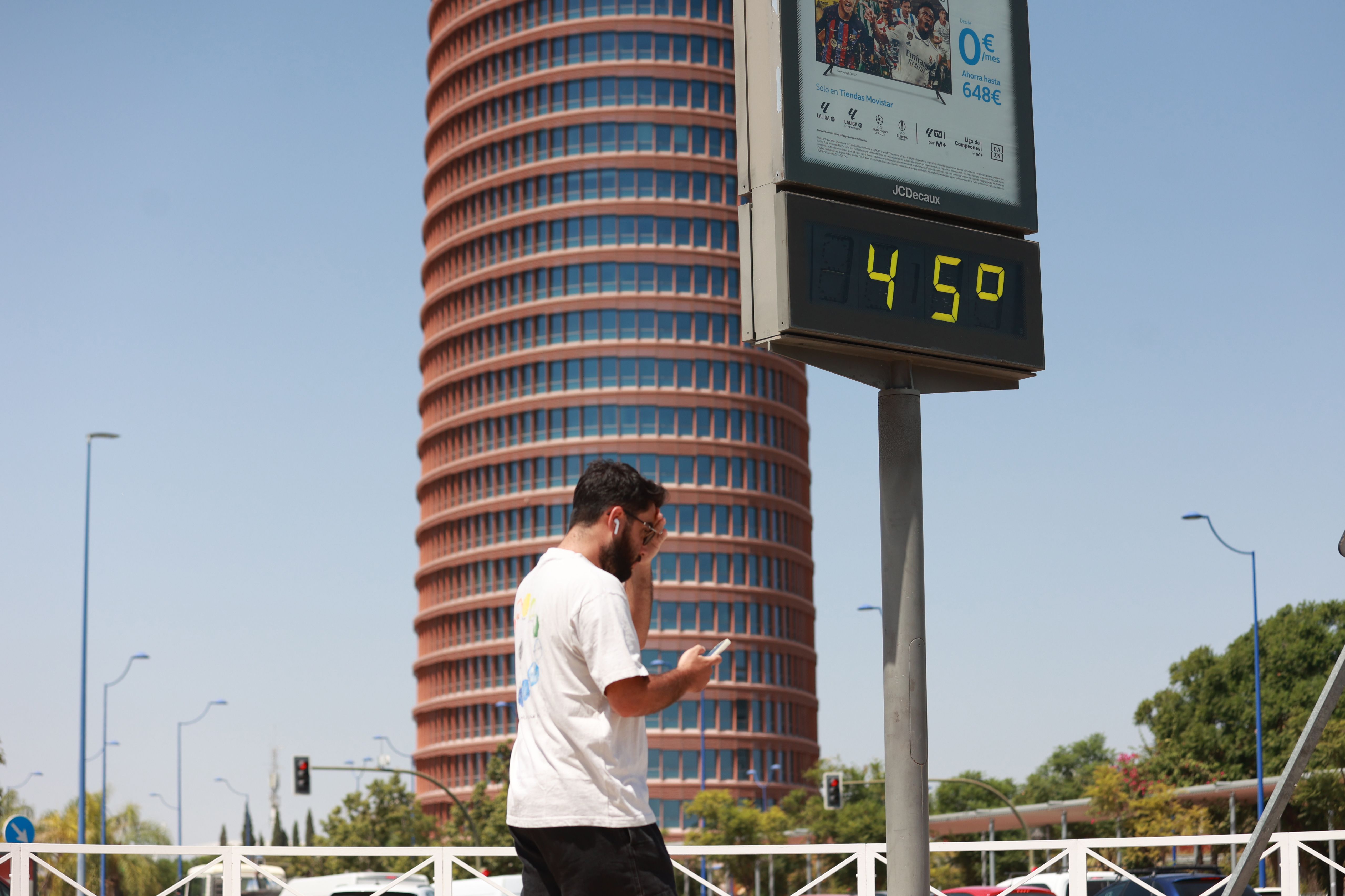 Un termòmetre marca 45 graus, en una imatge d'arxiu