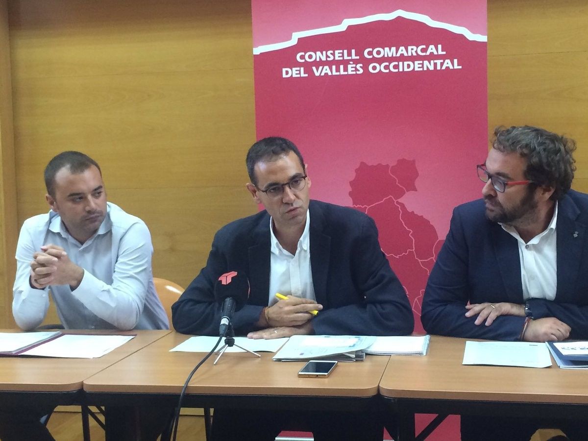 L'alcalde de Terrassa, Jordi Ballart, amb el president del Consell Comarcal, Ignasi Giménez, i l'alcalde de Sabadell, Juli Fernàndez