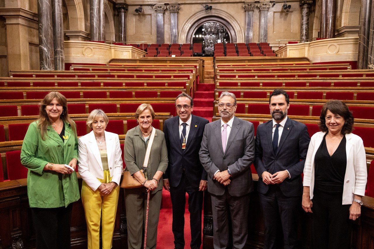 Josep Rull, amb tots els expresidents vius del Parlament després de ser escollit.