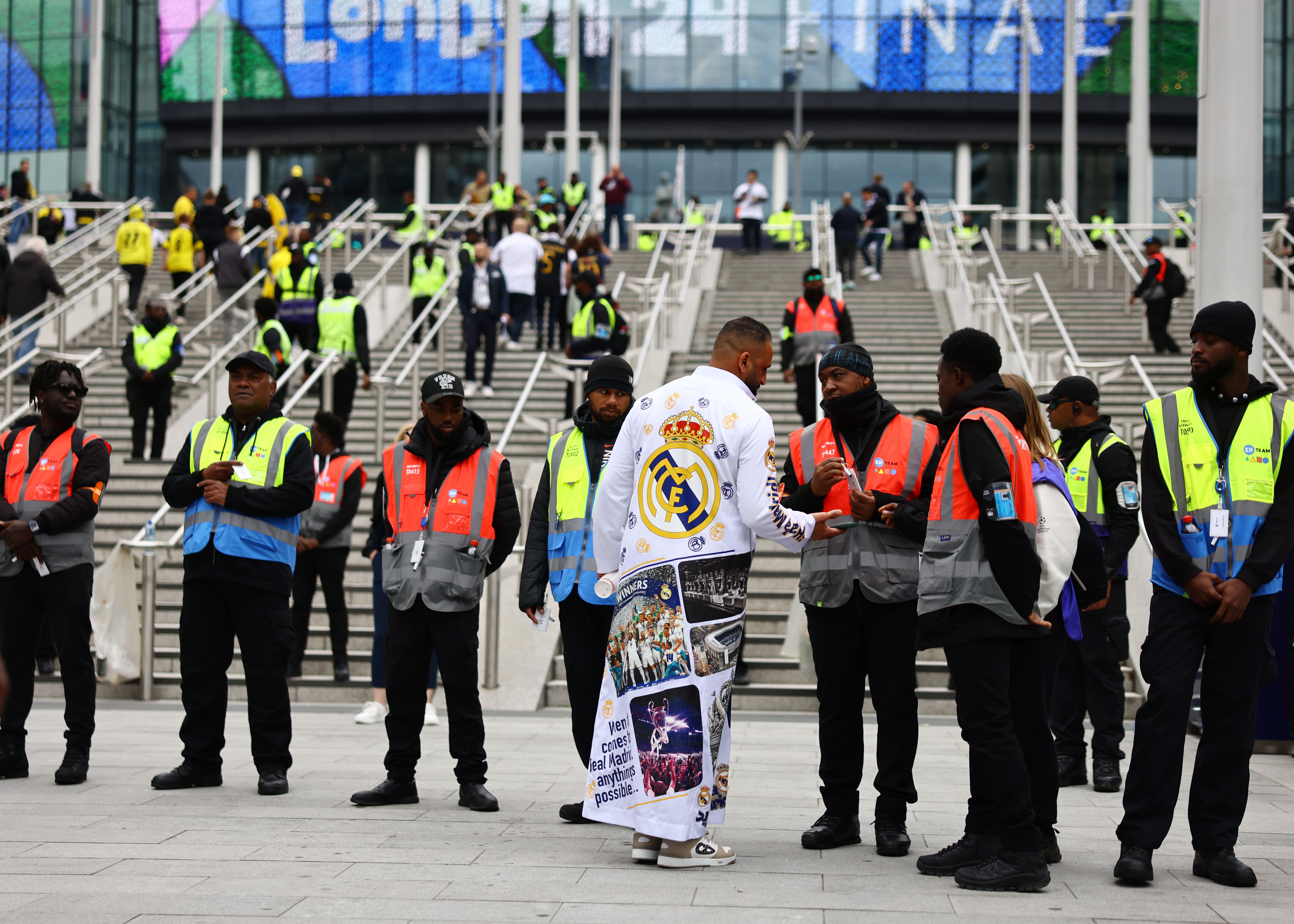 Un aficionat del Reial Madrid a les portes de Wembley