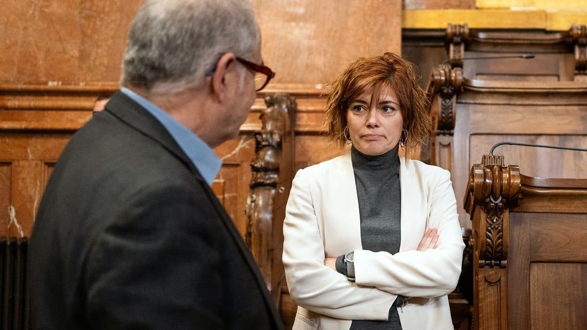 Jordi Valls, del PSC, parlant amb Elisenda Alamany, d'ERC, en imatge d'arxiu