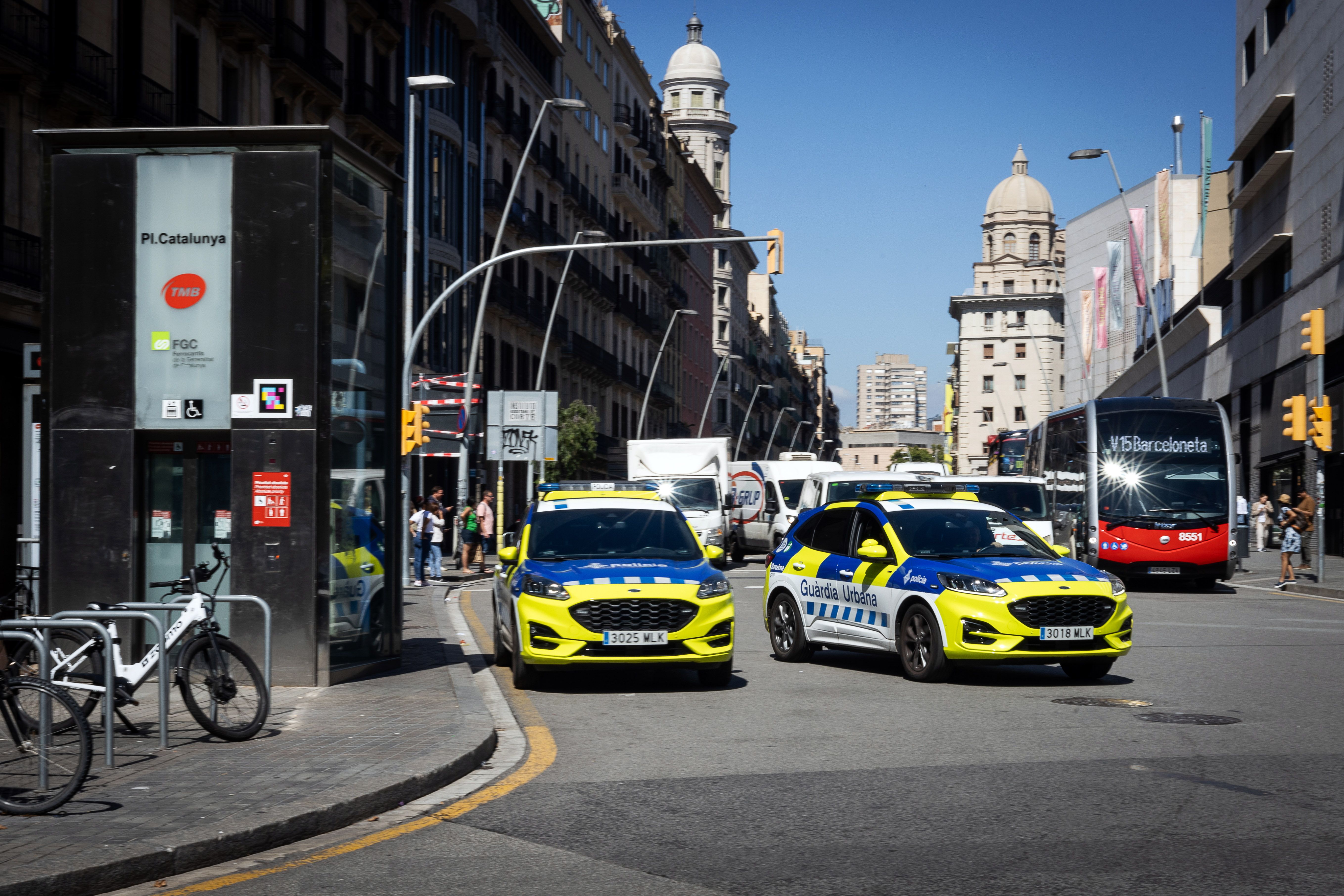 Guàrdia Urbana al centre de Barcelona