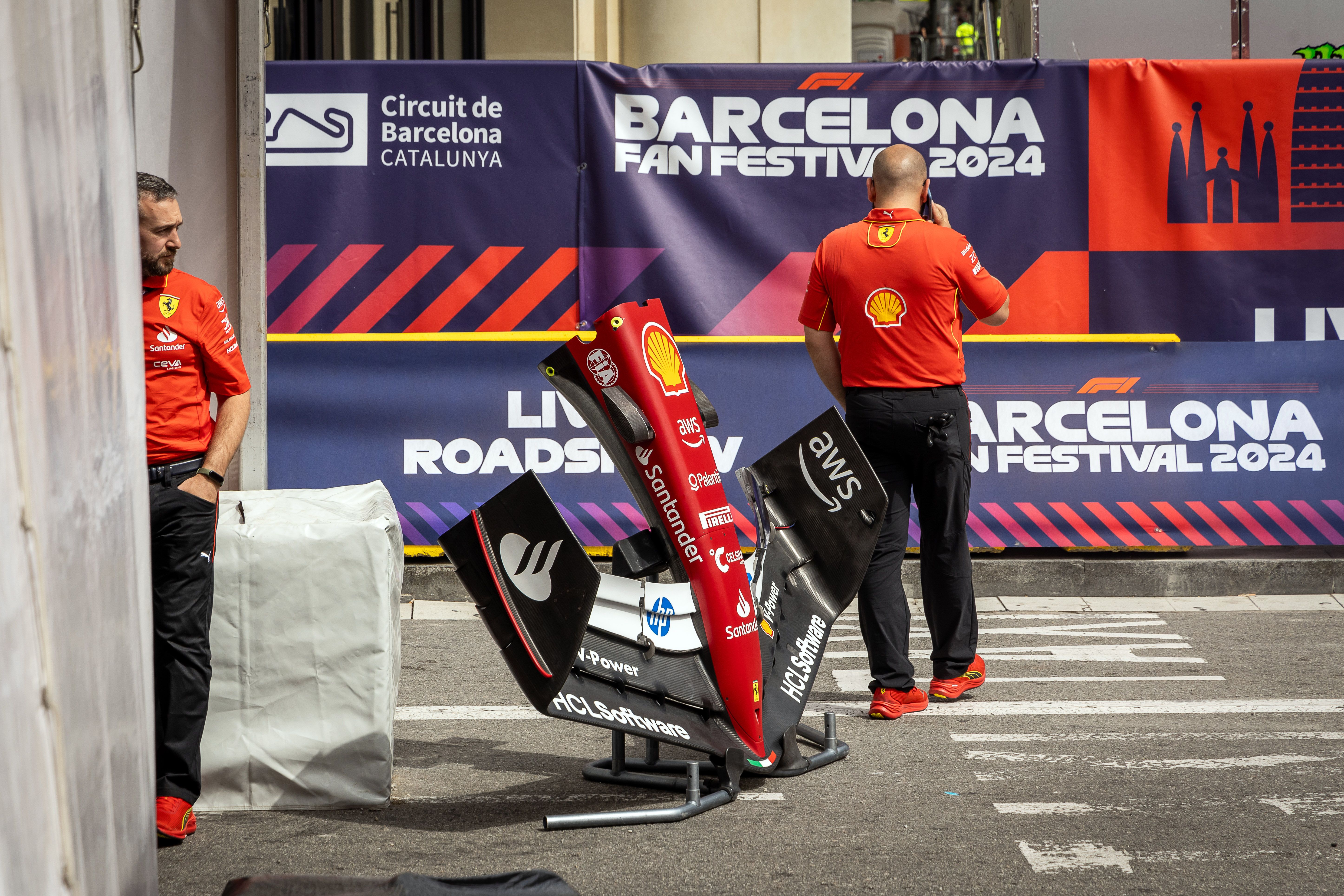 Un mecànic de Ferrari al Barcelona Fan Festival de Fórmula 1