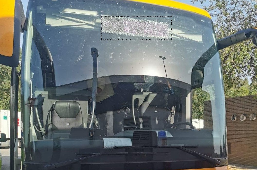 L'autocar que connecta Barcelona amb París que conduïa l'home begut