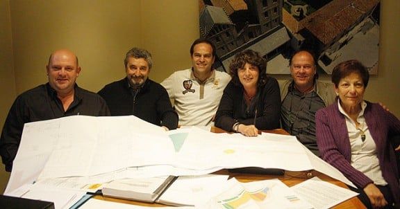 Teresa Jordà i la resta de regidors sortints d'ERC.