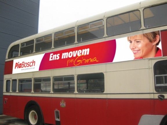 Imatge de l'autobús amb què Pia Bosch visitarà els barris de Girona