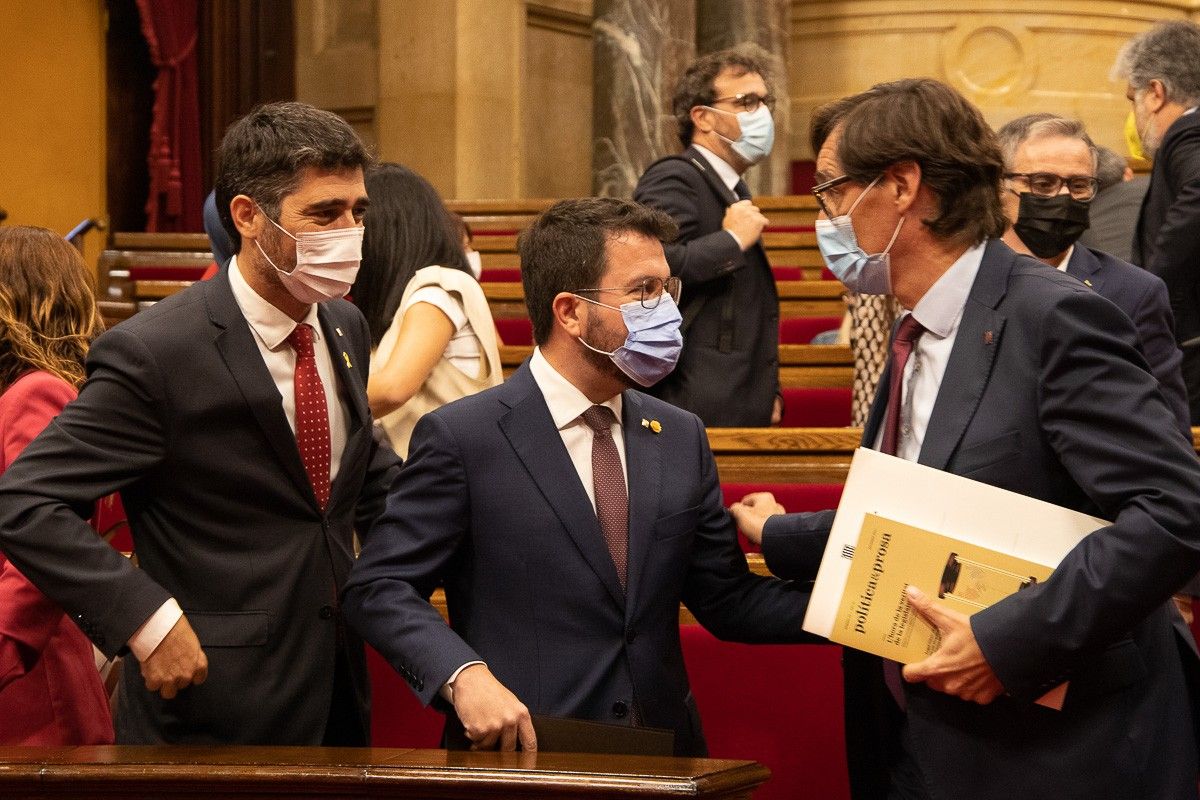 Pere Aragonès i Jordi Puigneró amb Salvador Illa, al Parlament