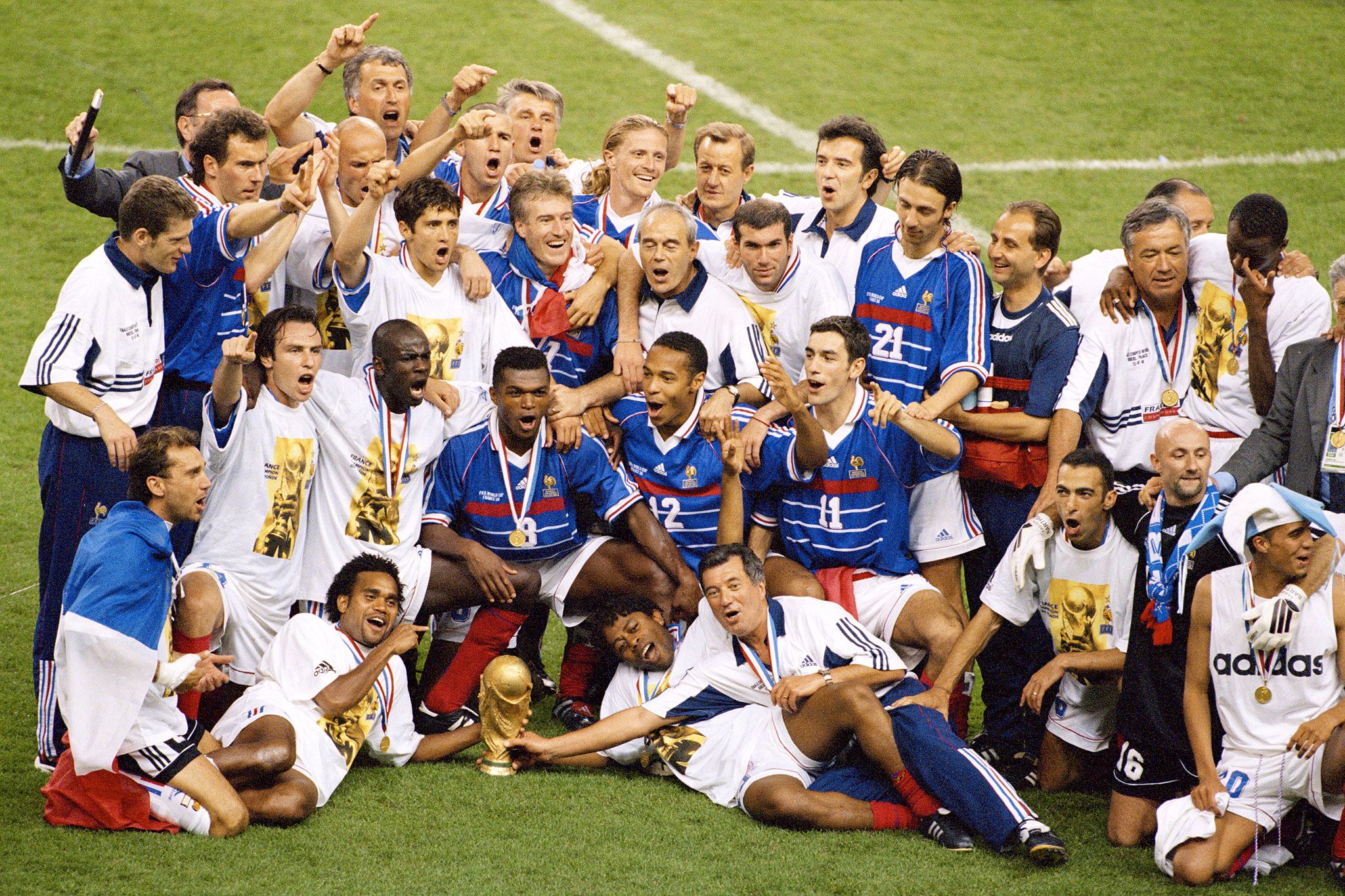 La selecció francesa, campiona del món el 1998, batejada com a “black-blanc-beur” per la seva composició multiètnica