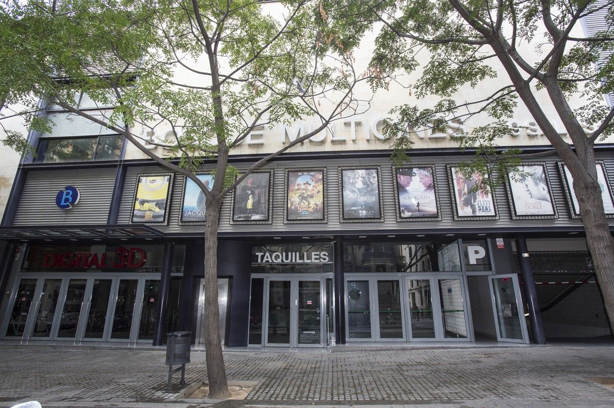 La façana del cinema Bosque, al barri de Gràcia