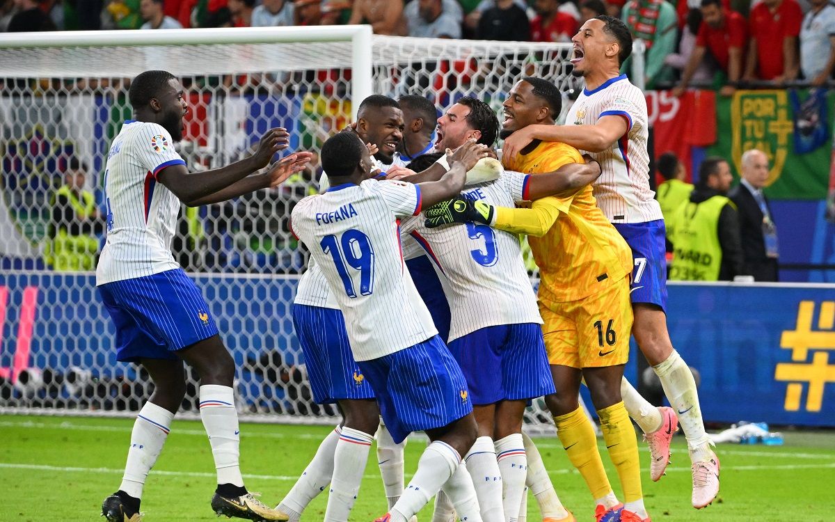 Els jugadors de la selecció francesa celebren una victòria a l'Eurocopa