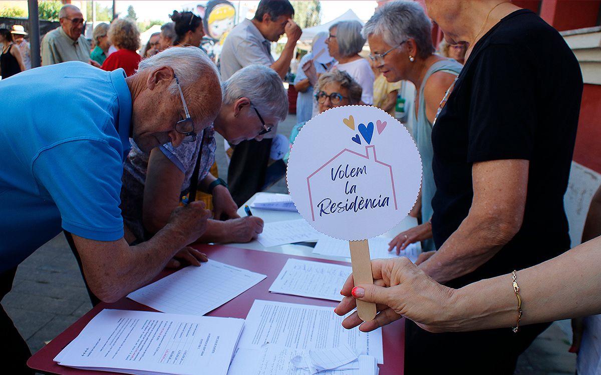 plataforma veins sant julia vilatorta recullen firmes residencia gent gran lourdes casademont acn nacio osonaa