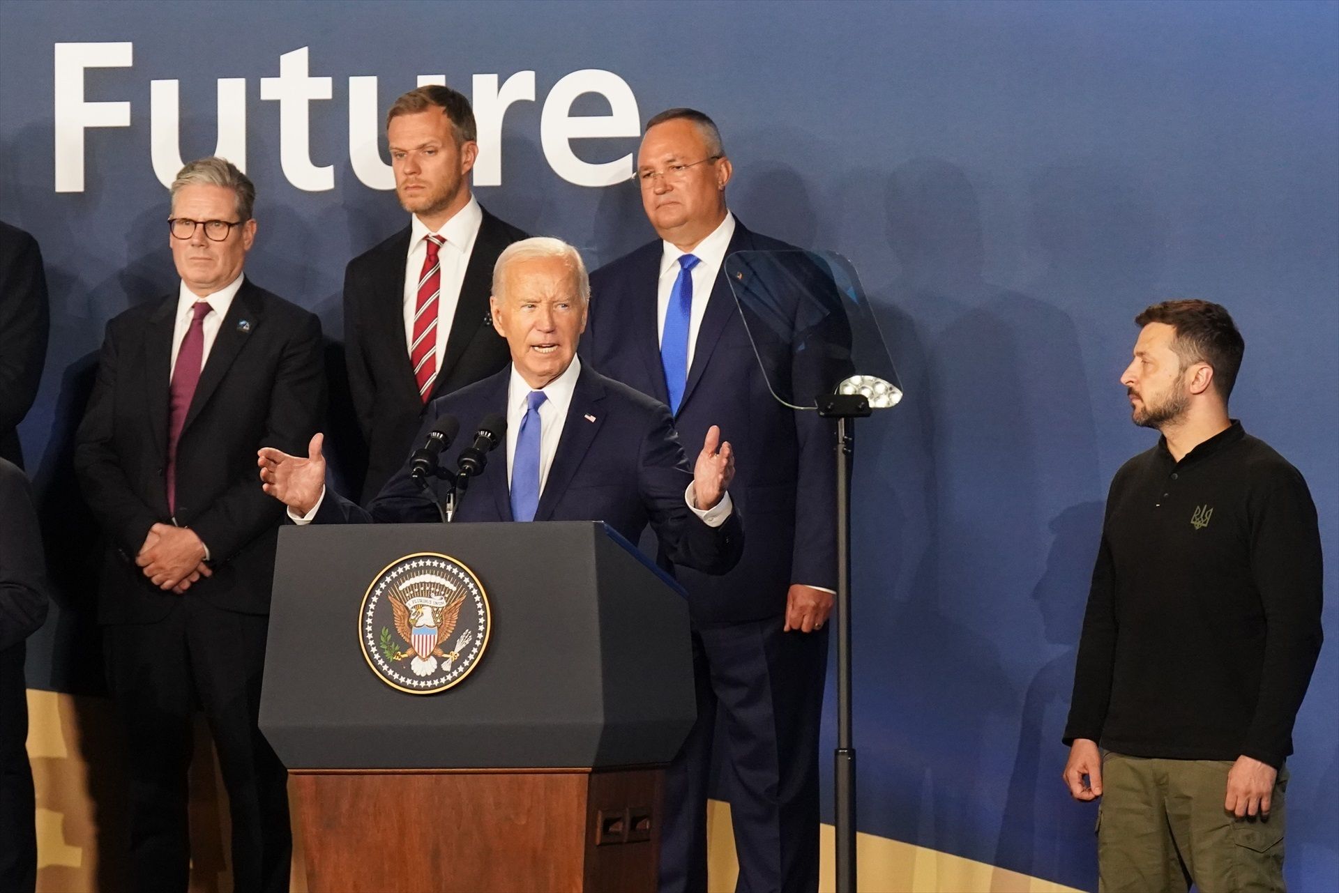 Joe Biden a l'OTAN al costat de Volodímir Zelenski