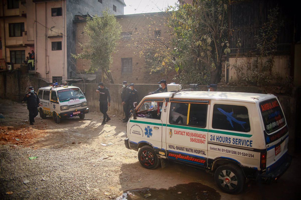 Una ambulància arriba a la capital de Nepal, Kàtmandu