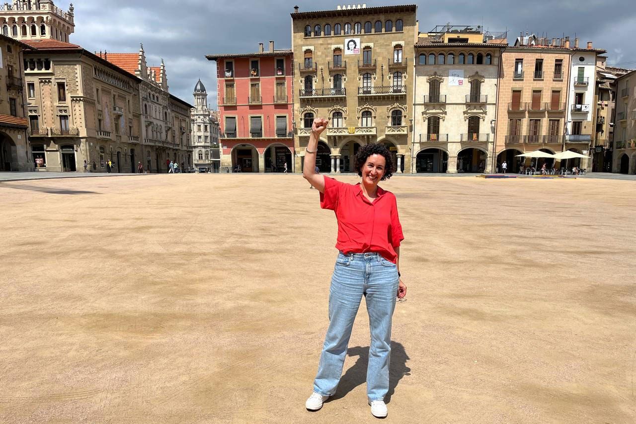 Marta Rovira torna a trepitjar la plaça Major de Vic