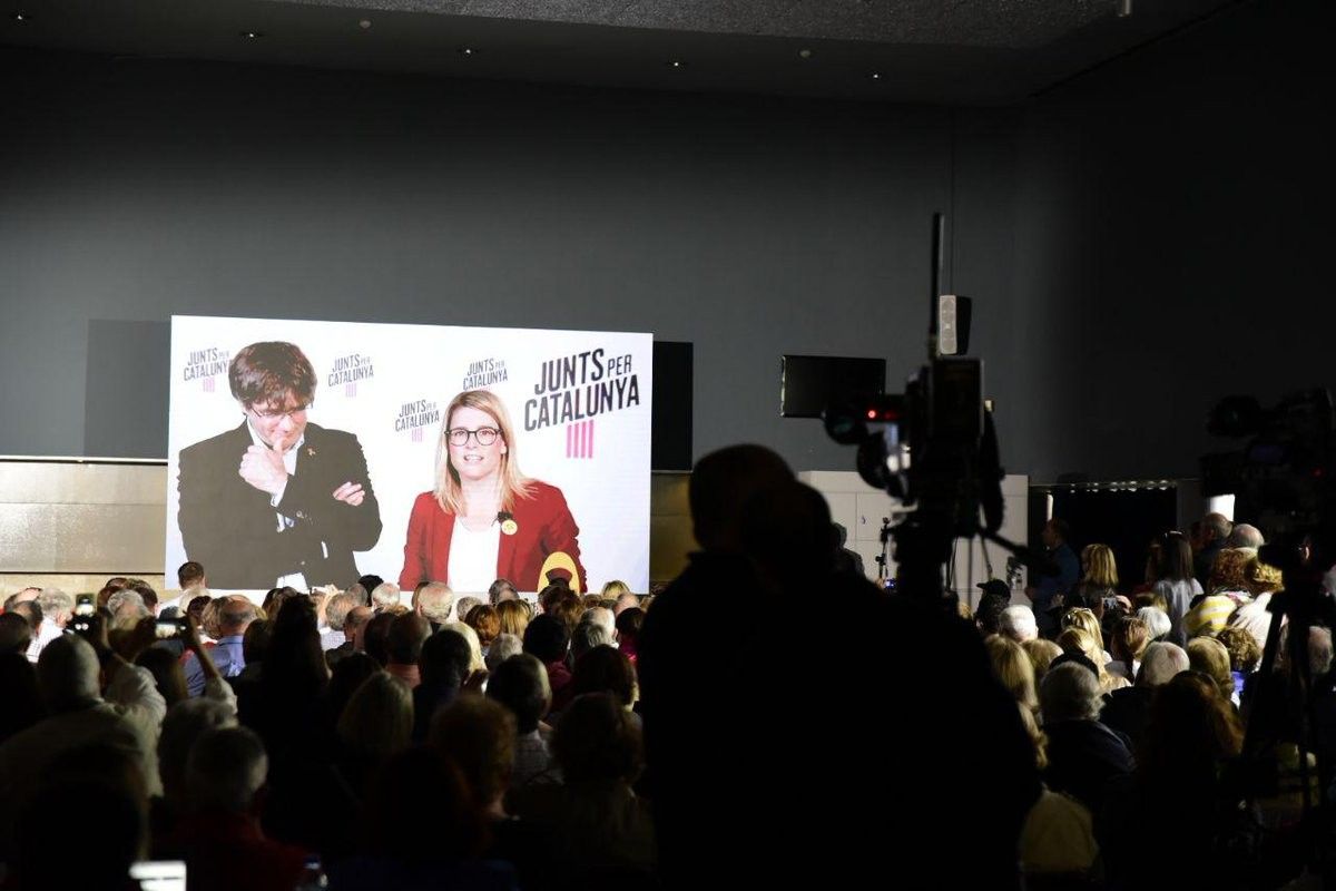 Carles Puigdemont i Elsa Artadi, aquest diumenge al míting central de JxCat