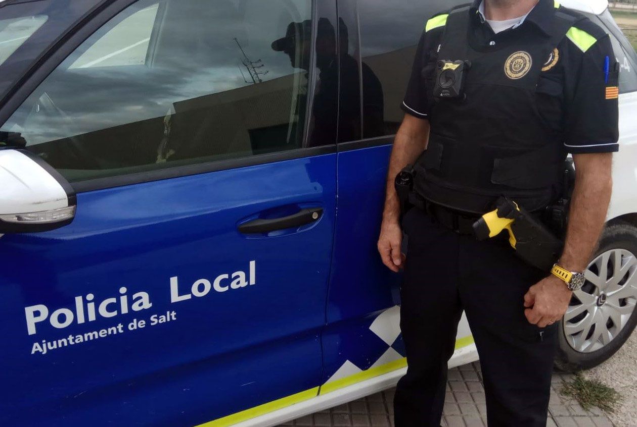 Un agent de la policia local de Salt