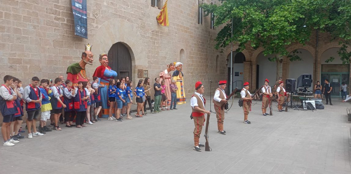 Preparant la rebuda amb els trabucaires /Ramon Estany