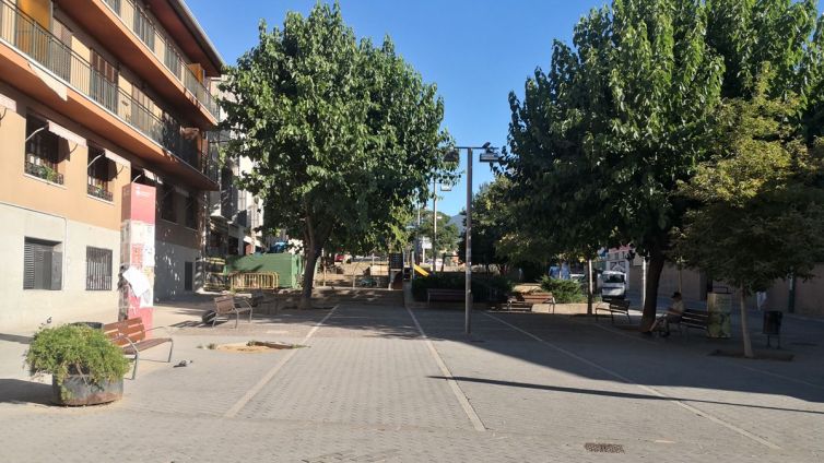 La plaça 1 d'Octubre és una de les més cèntriques de Sant Celoni. | Jordi Purtí