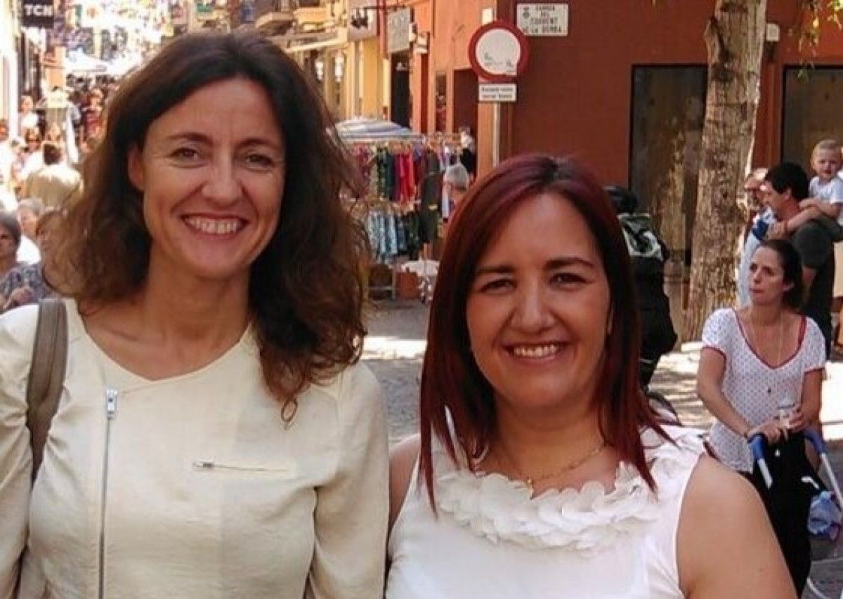 Mayte Pérez, amb l'exalcaldessa Mercè Conesa