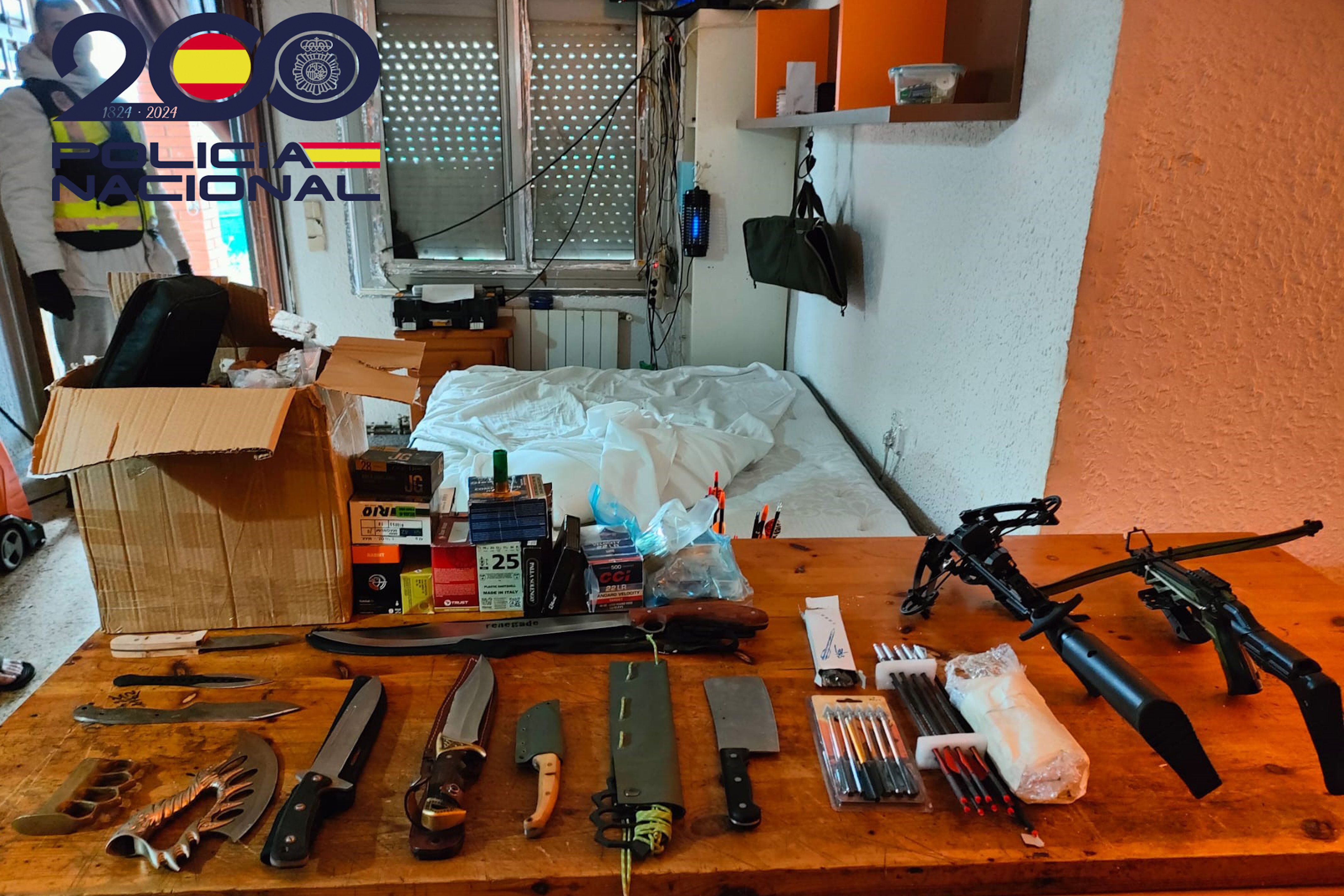 Armament i munició trobada als xalets de plantació de marihuana a Riudarenes. 