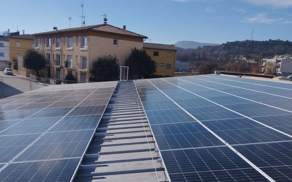 plaques solars institut voltreganes energetica publica nacio osona