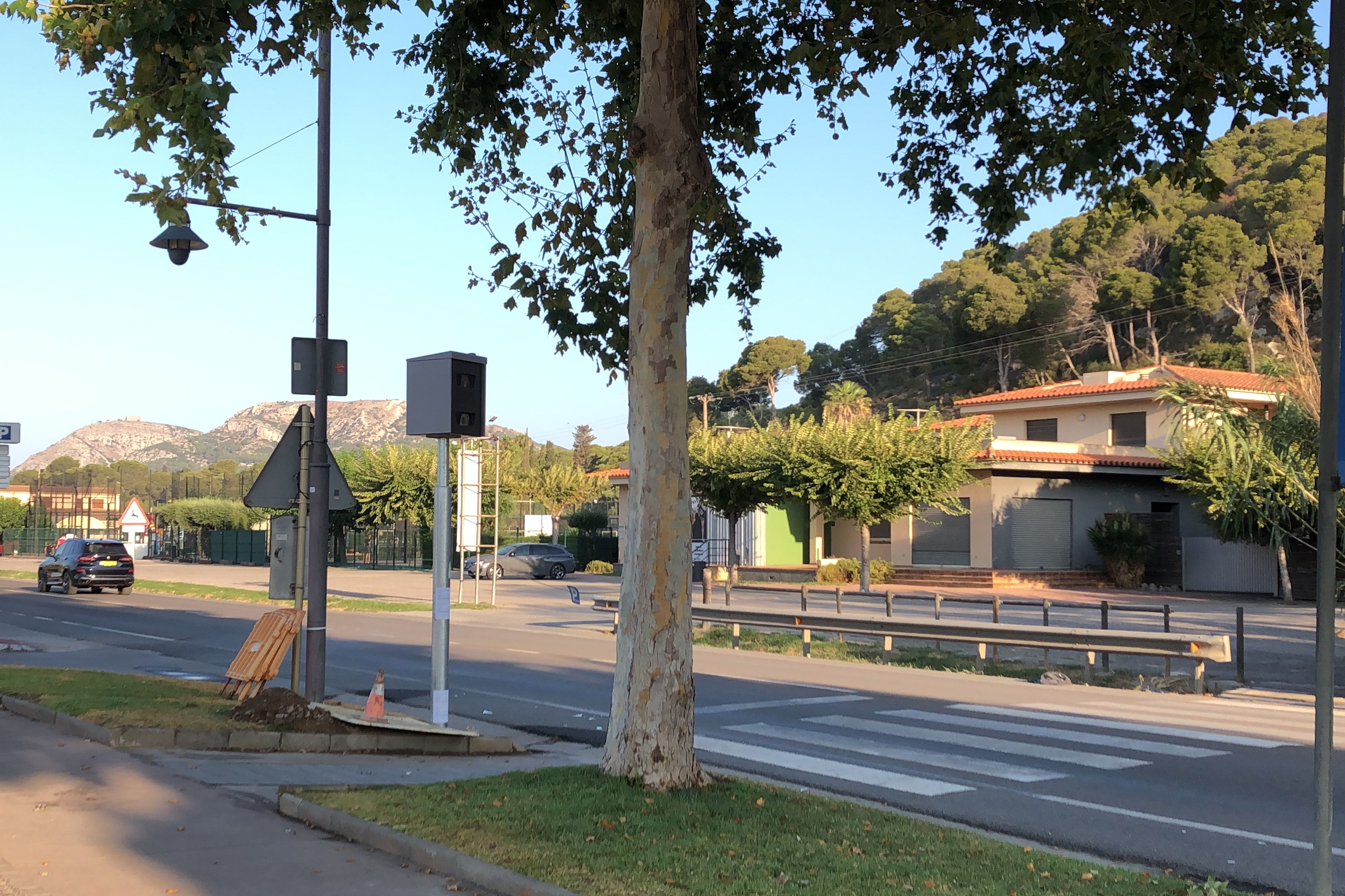 El radar que ha instal·lat l'EMD a la carretera de Torroella