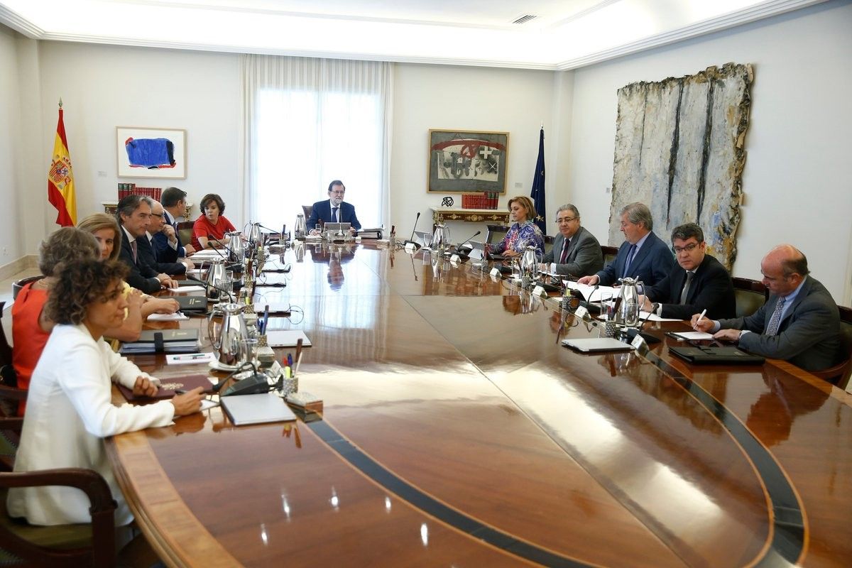 El consell de ministres reunit a la Moncloa. 