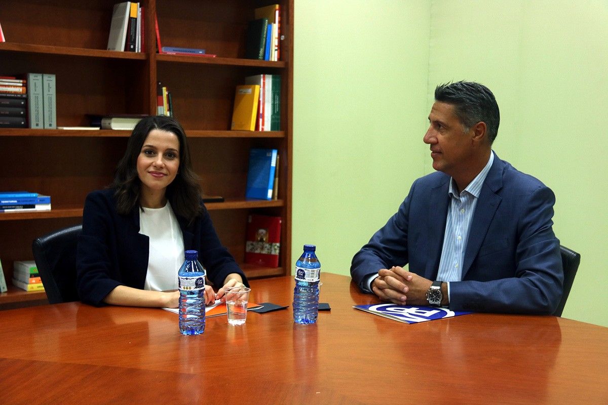La líder de C's al Parlament, Inés Arrimadas, reunida amb el líder del PP, Xavier García Albiol