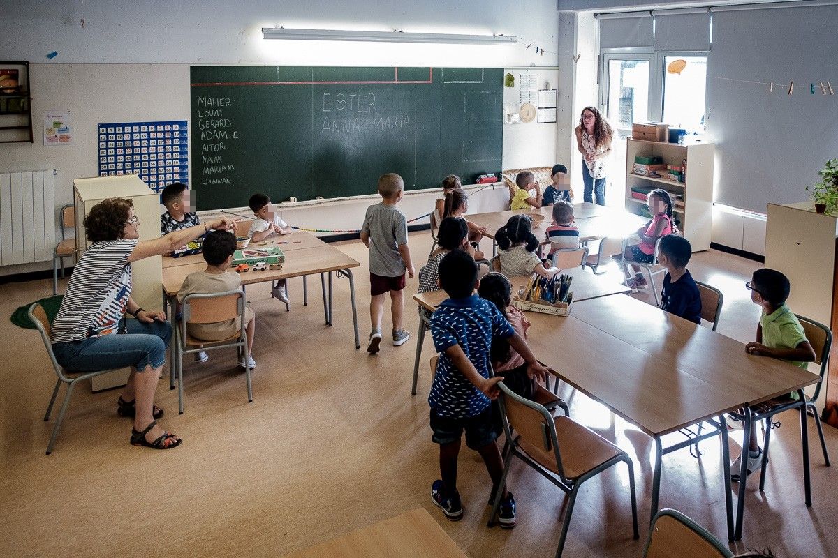 Imatge d'arxiu d'una aula a una escola de primària