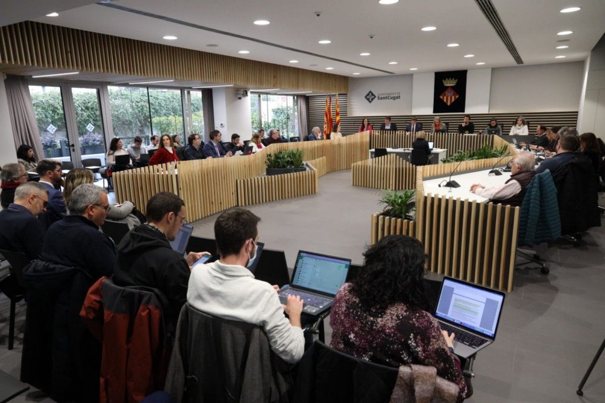 Imatge de la nova sala de plens de l'Ajuntament de Sant Cugat