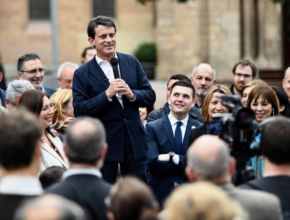 Valls en el míting que ha fet a Sant Andreu.