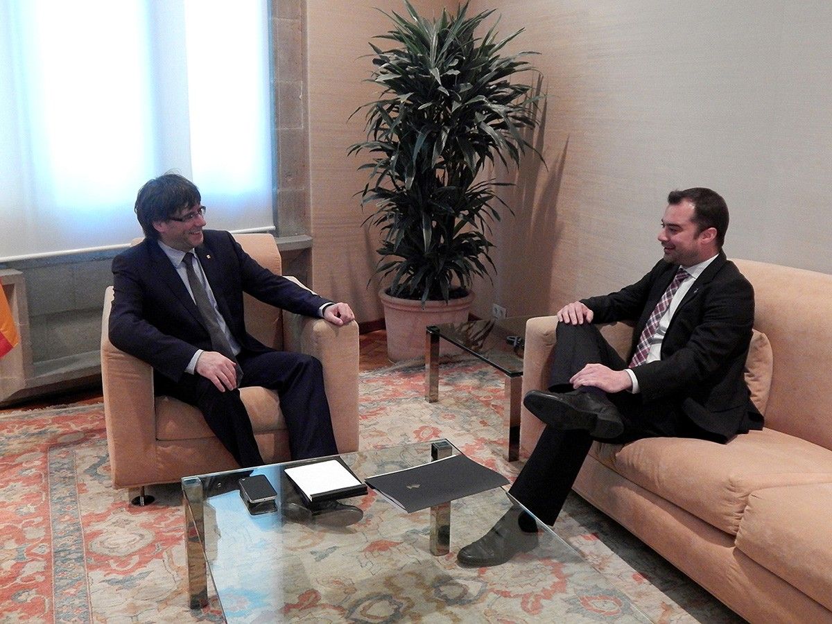 Puigdemont i l'alcalde de Terrassa, Jordi Ballart, en una reunió recent
