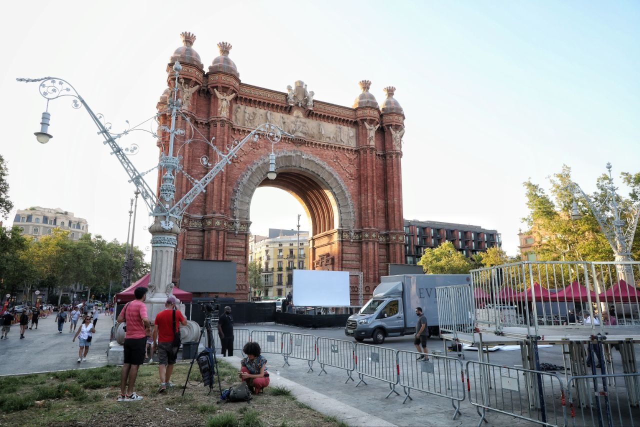 El dipositiu per al ple d'investidura al passeig Lluís Companys