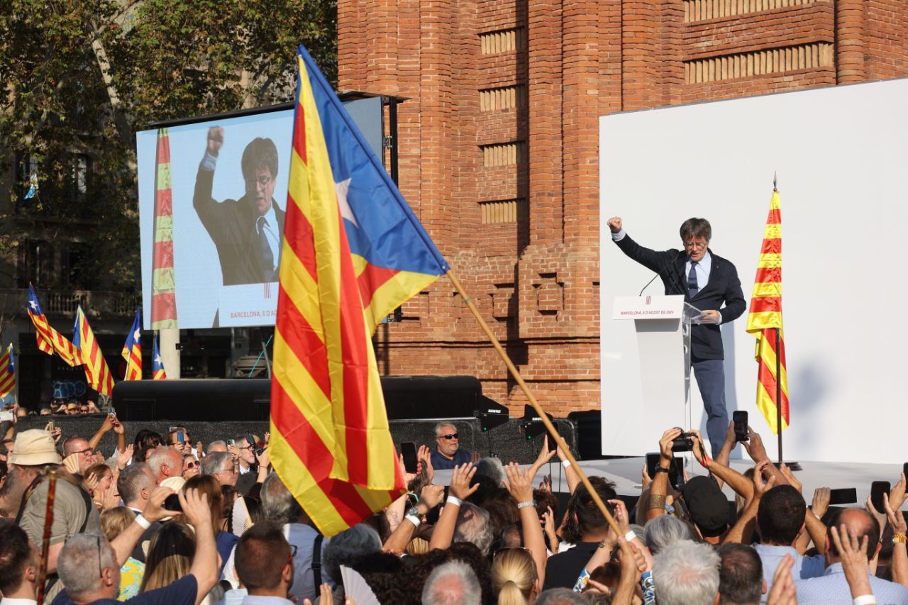 Carles Puigdemont, a l'Arc de Triomf