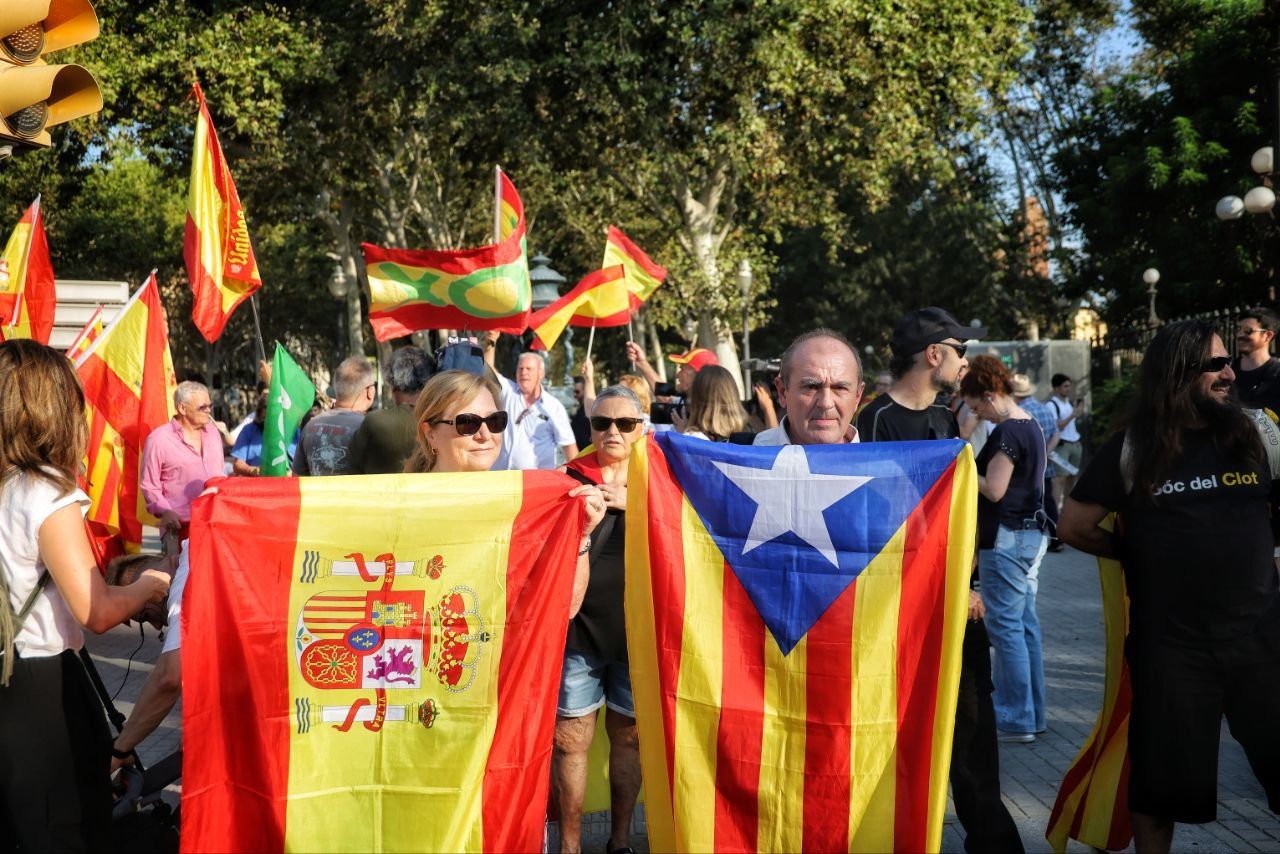 Manifestacions a favor i en contra del retorn de l'expresident