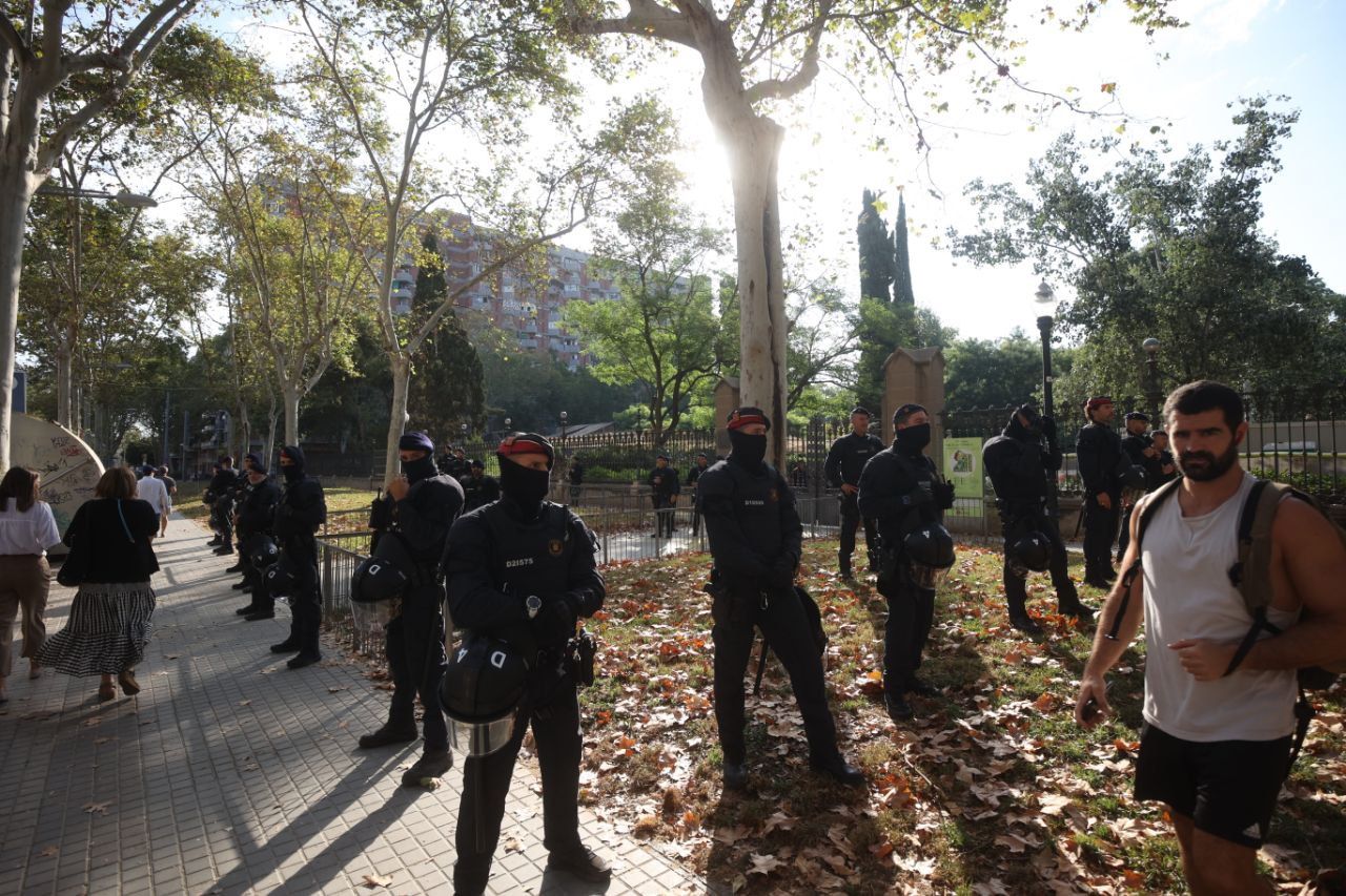 Els Mossos a l'entorn del parc de la Ciutadella