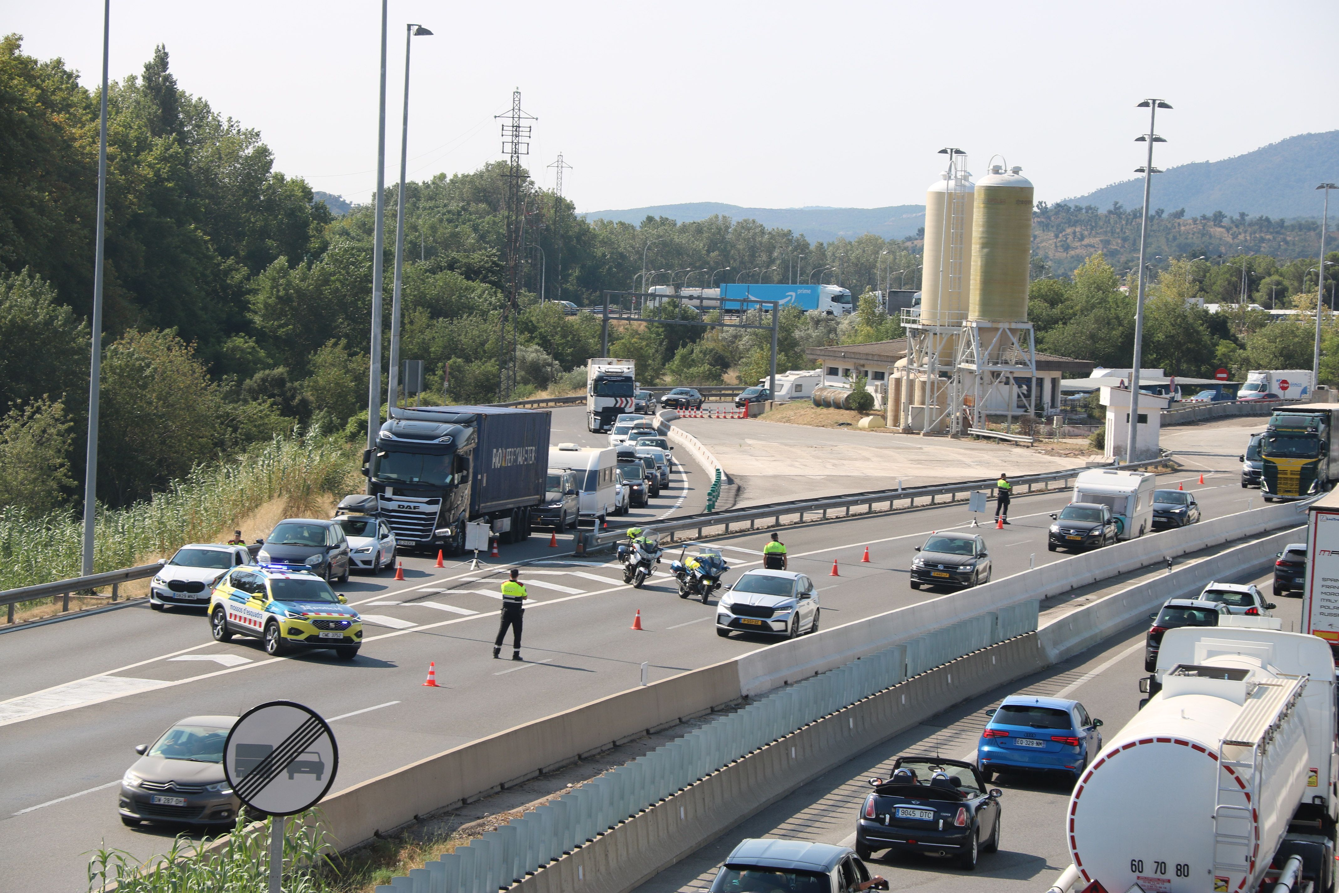 Un dels controls dels Mossos a l'AP-7