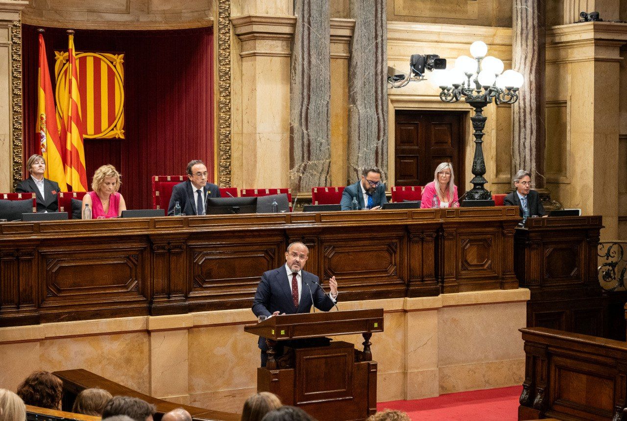 Alejandro Fernández intervé al ple d'investidura d'Illa