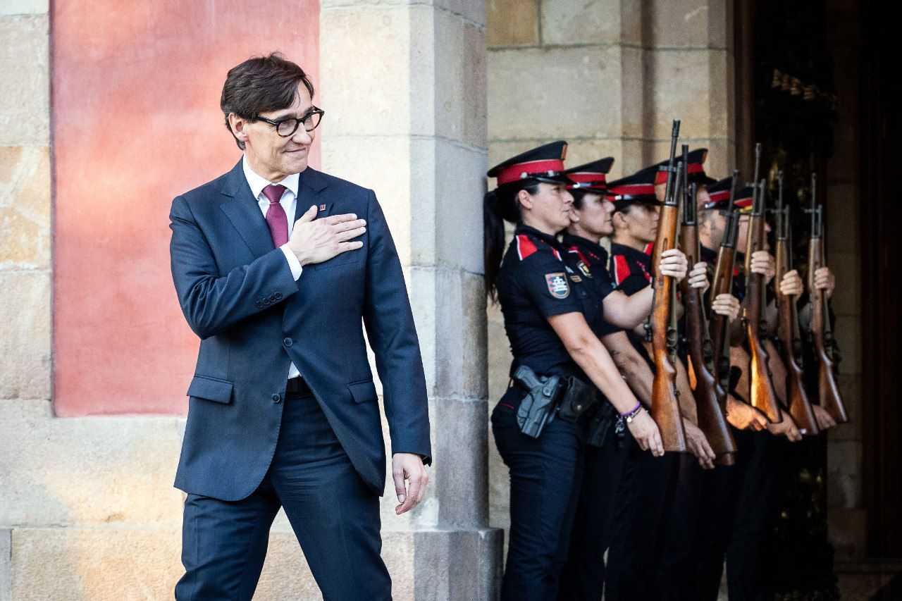 Salvador Illa, a la sortida del Parlament, després de ser elegit president